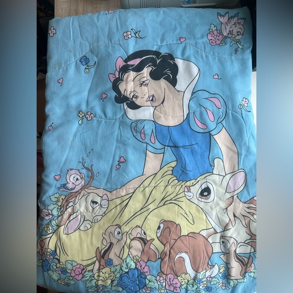 Vintage 90s Snow White Blanket - Picture 3 of 11